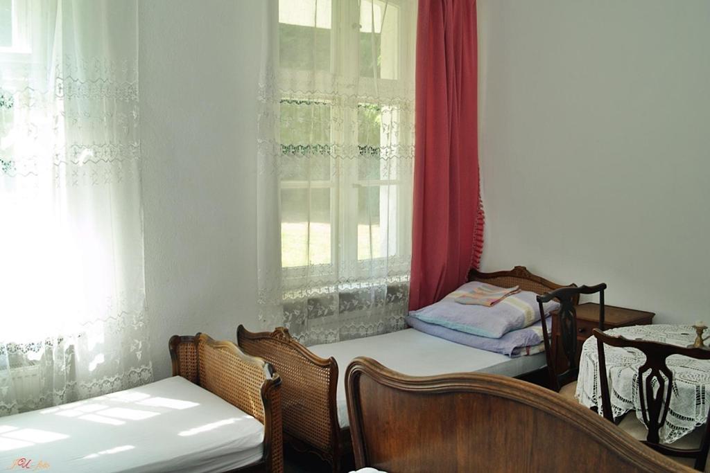 Cichy Dwor Hotel Manowo Exterior photo
