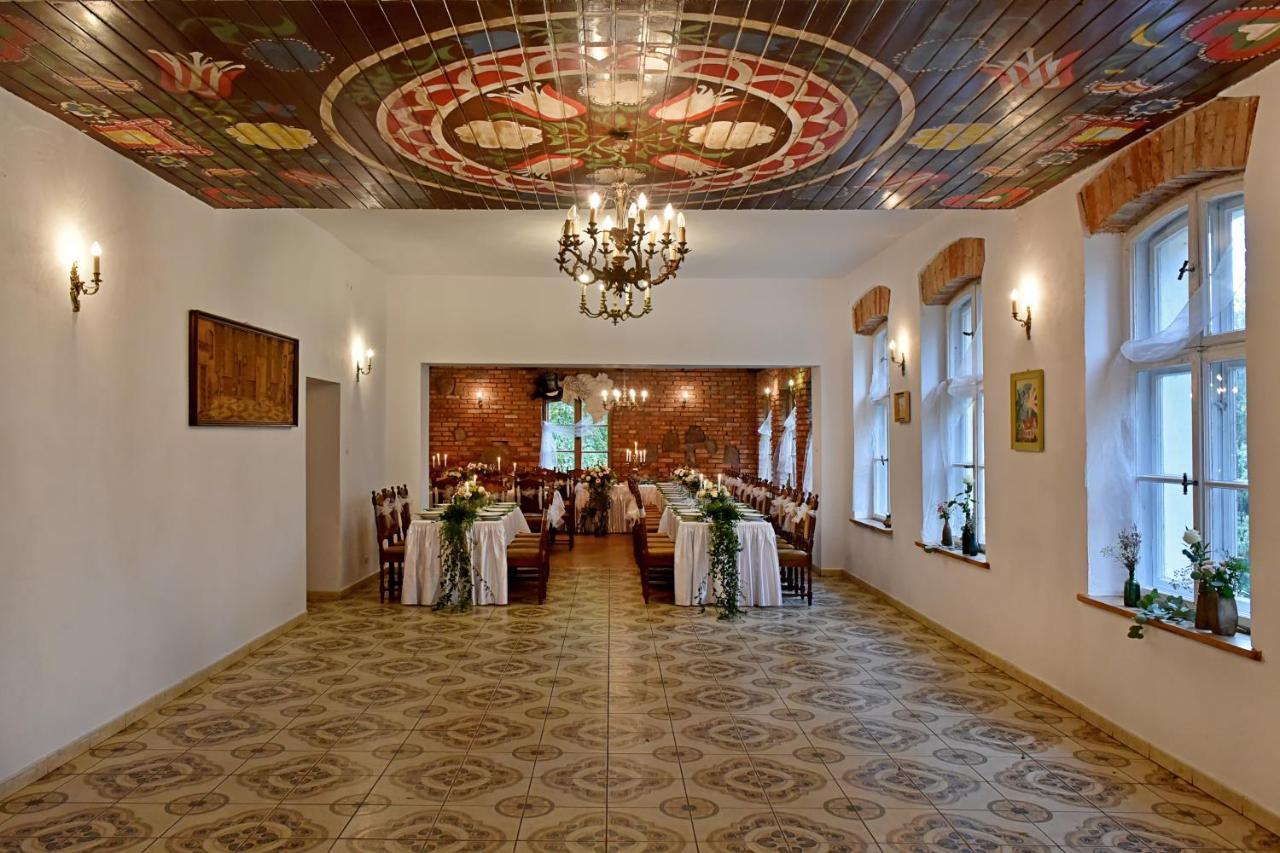 Cichy Dwor Hotel Manowo Exterior photo